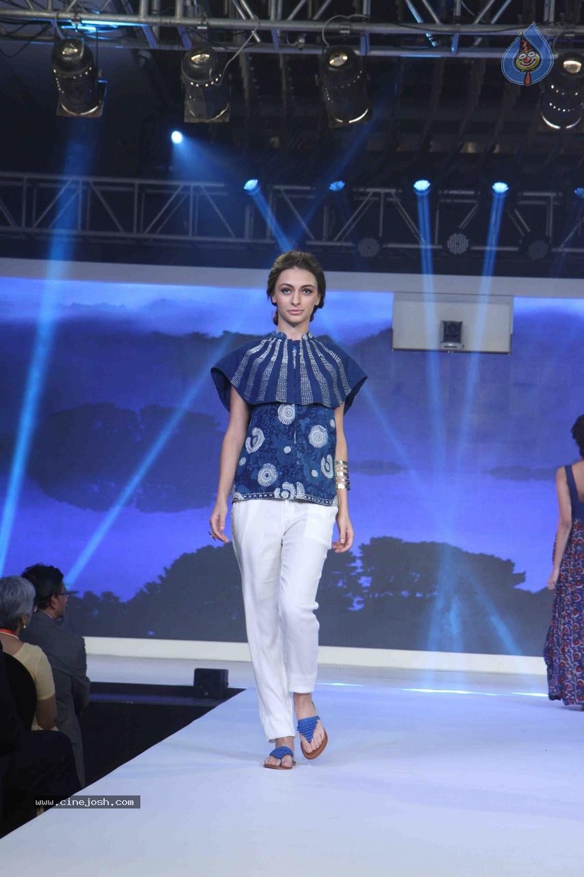 Kangana Ranaut Showstopper at Launch of LIVA - 89 / 108 photos