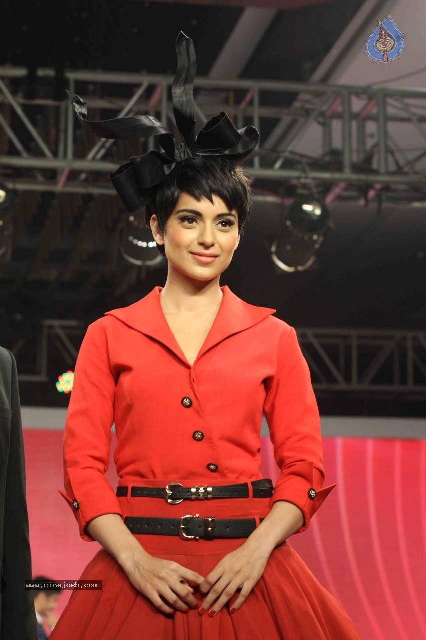 Kangana Ranaut Showstopper at Launch of LIVA - 90 / 108 photos