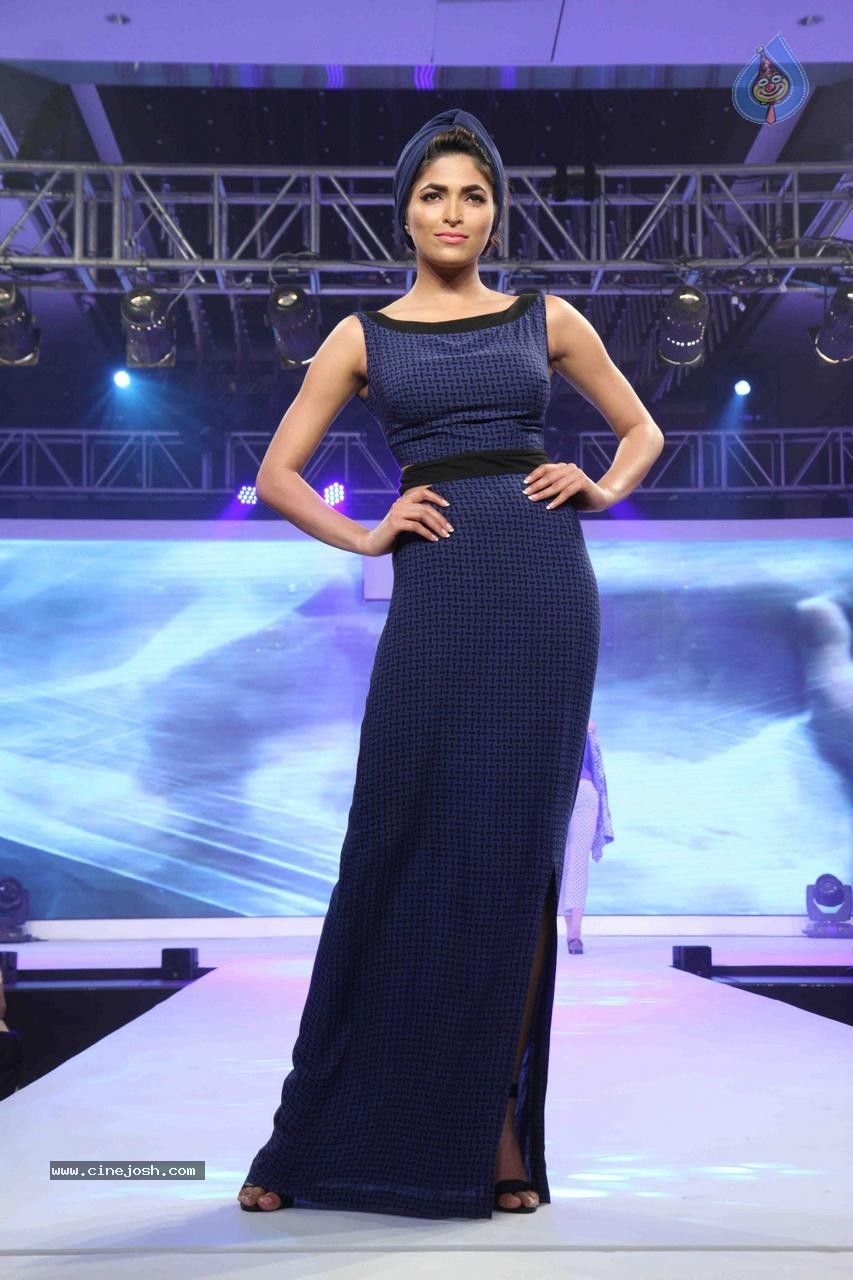 Kangana Ranaut Showstopper at Launch of LIVA - 94 / 108 photos