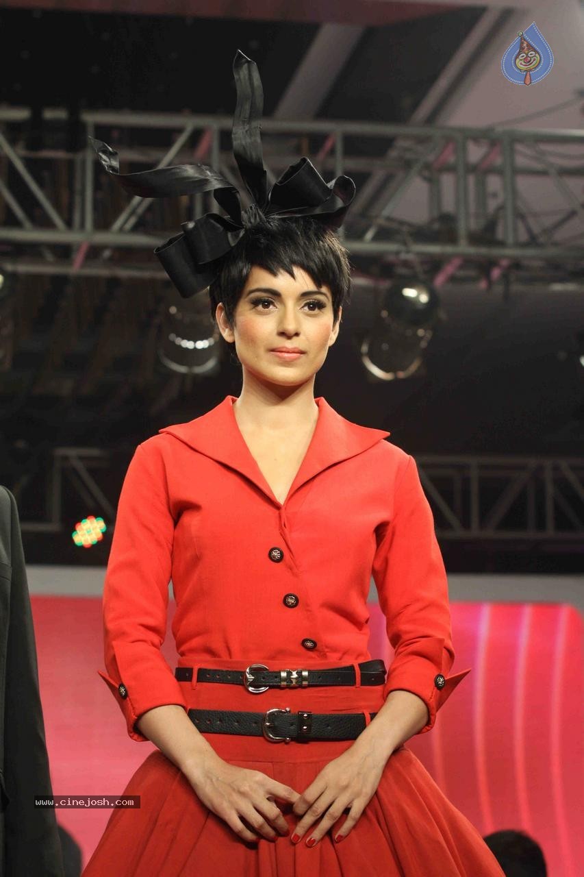 Kangana Ranaut Showstopper at Launch of LIVA - 95 / 108 photos