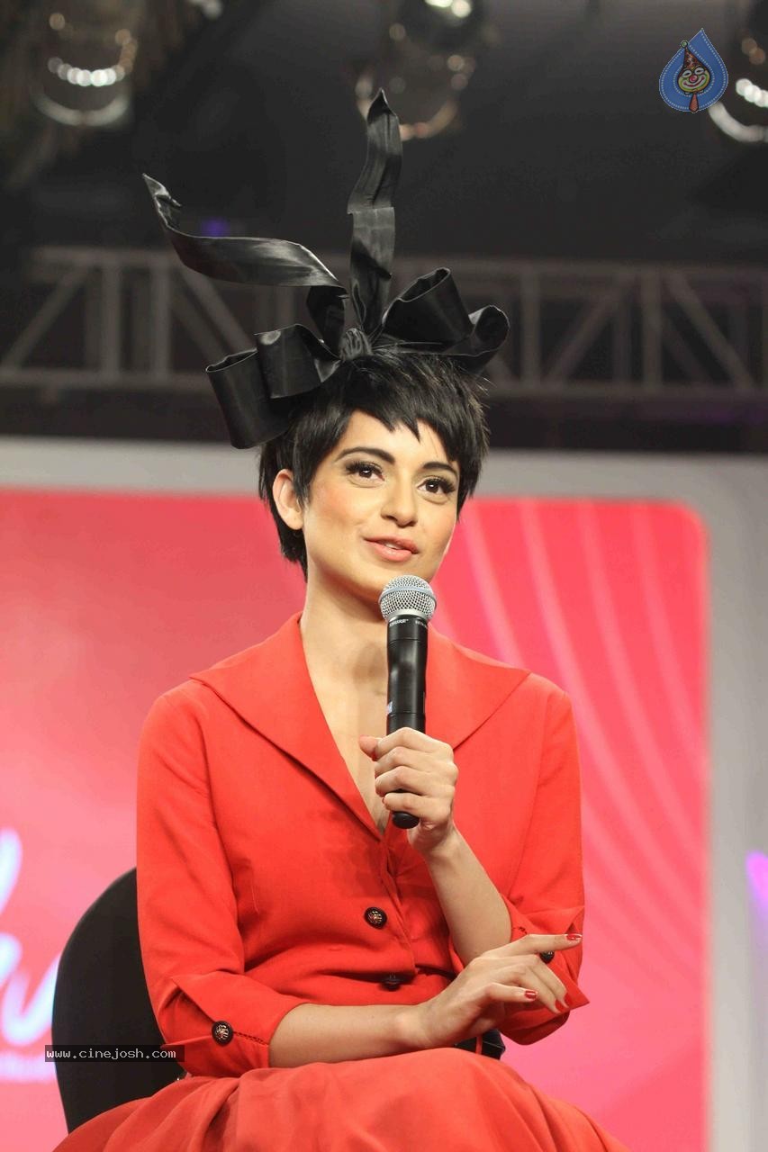 Kangana Ranaut Showstopper at Launch of LIVA - 107 / 108 photos
