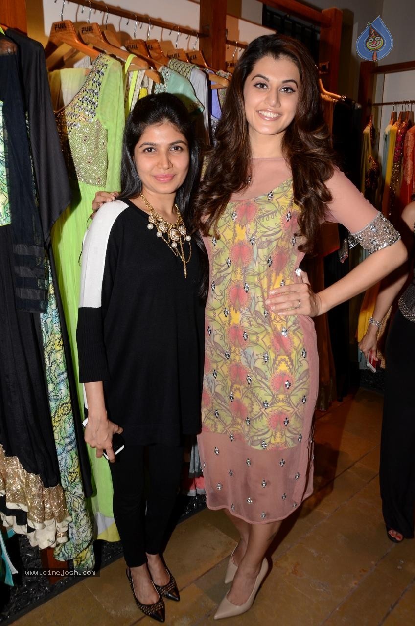 Kanika Kedia Spring Summer Collection 2015 Launch - 45 / 56 photos