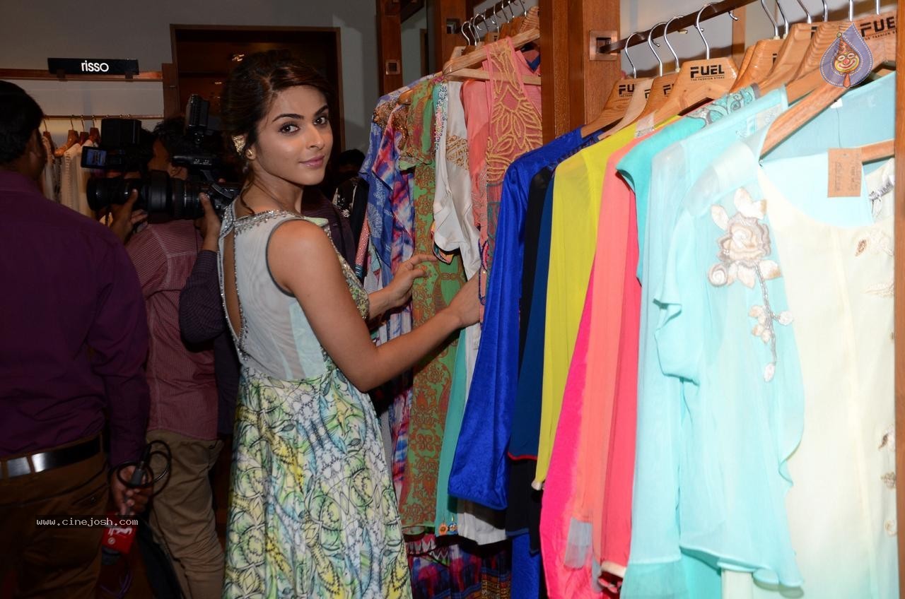 Kanika Kedia Spring Summer Collection 2015 Launch - 51 / 56 photos