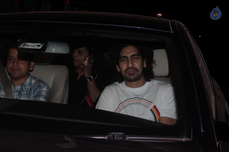 Karan Johar Host Baahubali 2 Screening at YRS - 6 / 16 photos