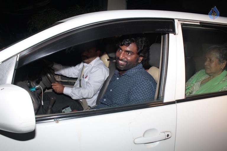 Karan Johar Host Baahubali 2 Screening at YRS - 15 / 16 photos