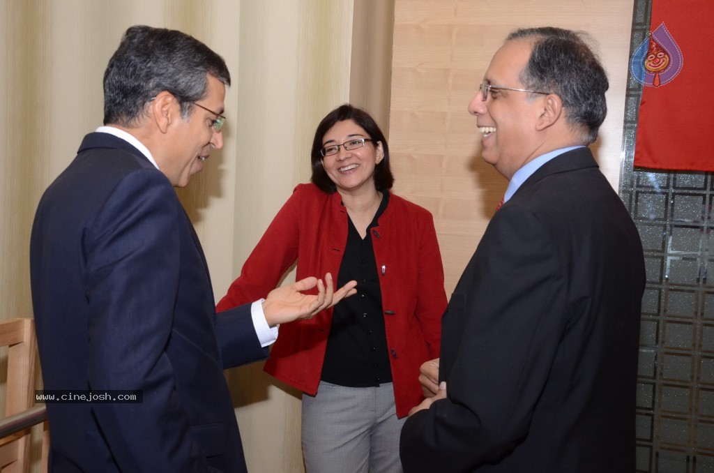 Kareena at 58th IFA 2012 PM - 16 / 33 photos