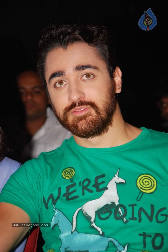  Kareena Kapoor at National College Festival - 19 / 60 photos