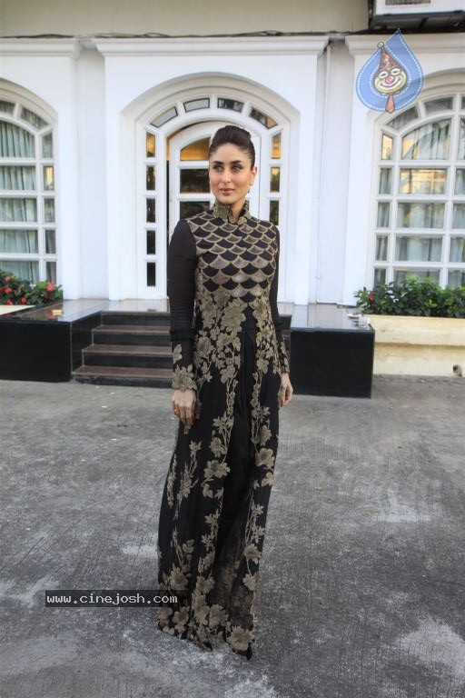 Kareena Kapoor as Vith U Mobile App Brand Ambassador - 2 / 48 photos