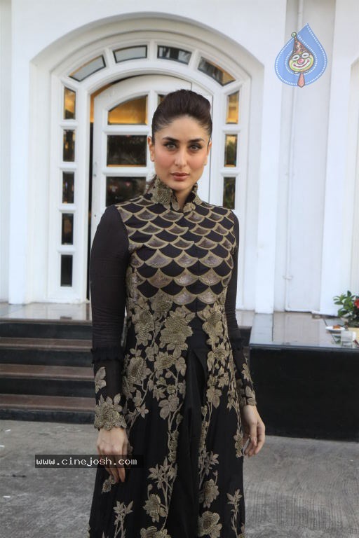 Kareena Kapoor as Vith U Mobile App Brand Ambassador - 5 / 48 photos