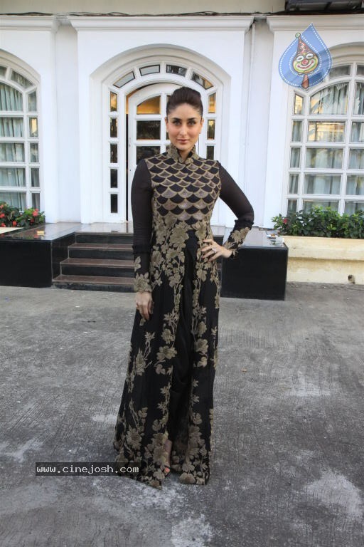 Kareena Kapoor as Vith U Mobile App Brand Ambassador - 38 / 48 photos
