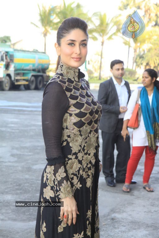 Kareena Kapoor as Vith U Mobile App Brand Ambassador - 43 / 48 photos