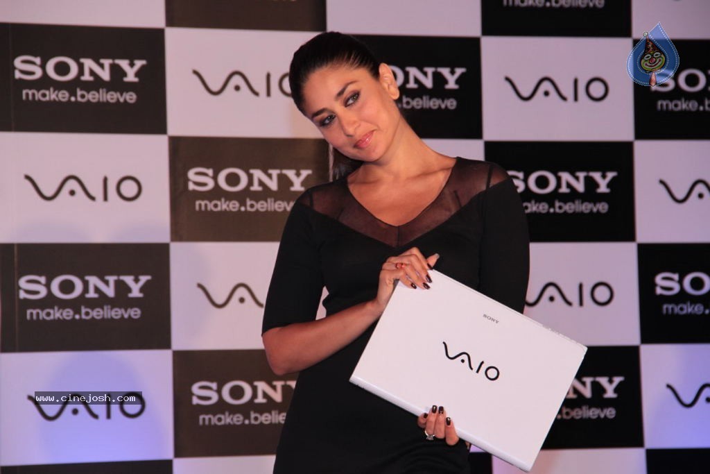 Kareena Kapoor at Vaio New Range Launch - 11 / 44 photos