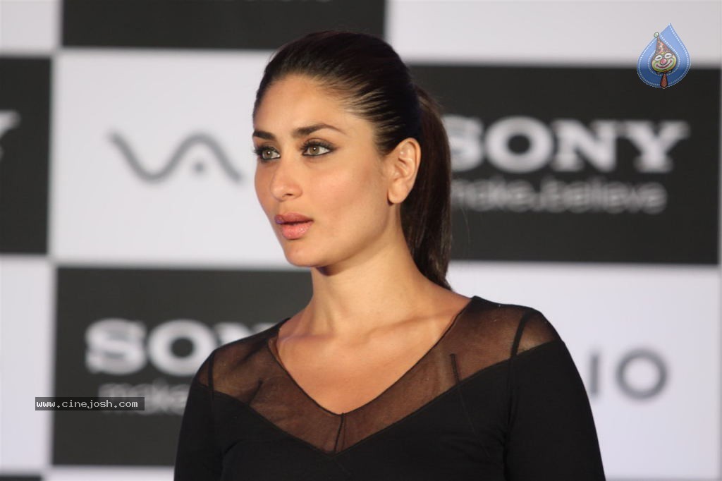 Kareena Kapoor at Vaio New Range Launch - 24 / 44 photos