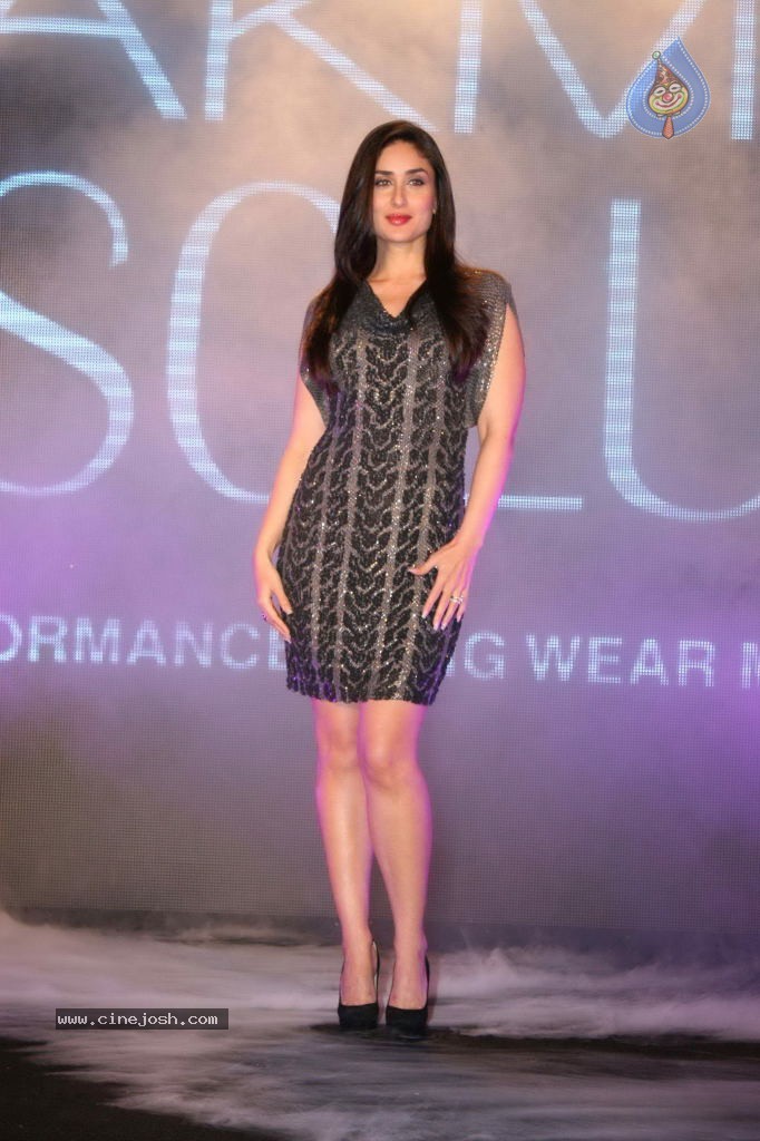 Kareena Kapoor Launches Lakme Absolute - 5 / 21 photos