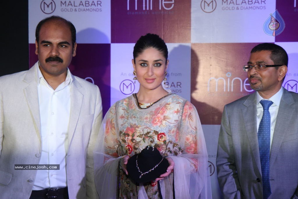 Kareena Launches Malabar Gold n Diamonds - 21 / 56 photos