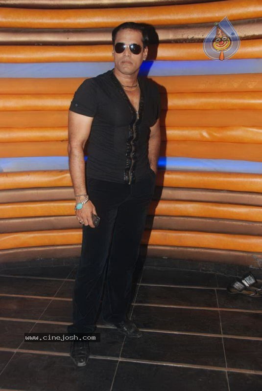 Kashmira Shah Item Song for Film Saath - 31 / 47 photos