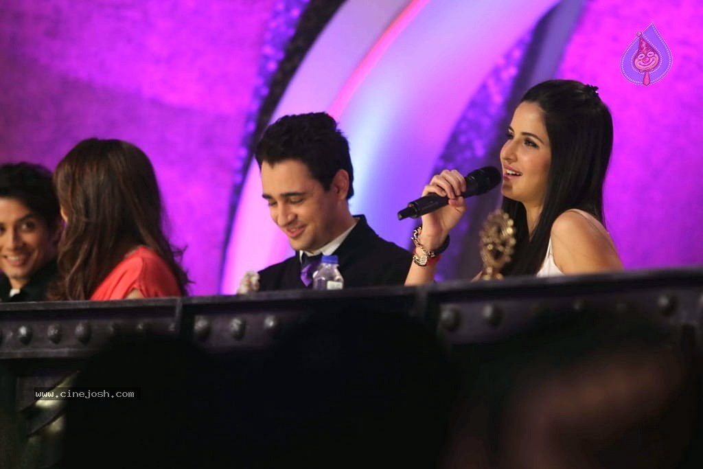 Katrina and Imran at The Sets of Just Dance - 19 / 29 photos