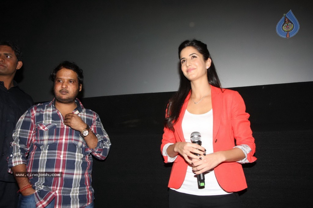 Katrina at Main Krishna Hoon Special Show - 20 / 43 photos
