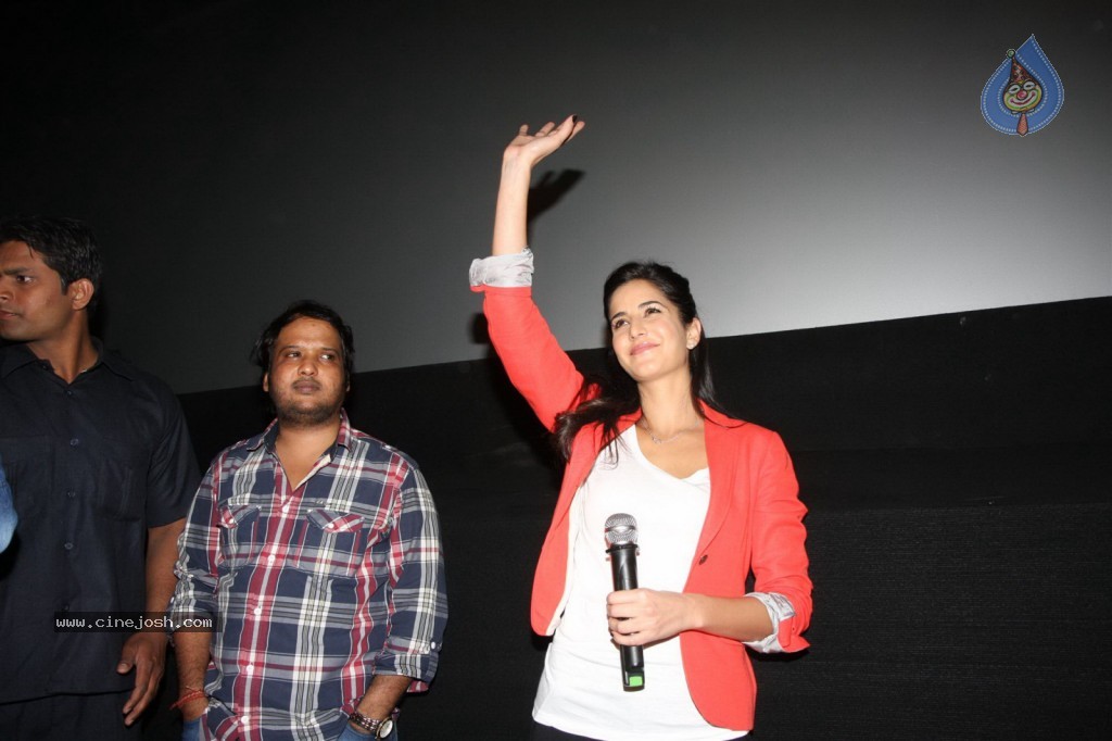 Katrina at Main Krishna Hoon Special Show - 39 / 43 photos