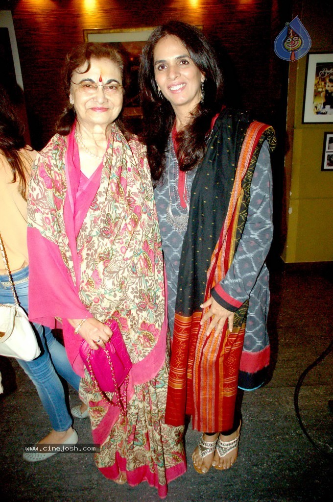 Katrina at Teal n Pink Awareness Event - 18 / 22 photos