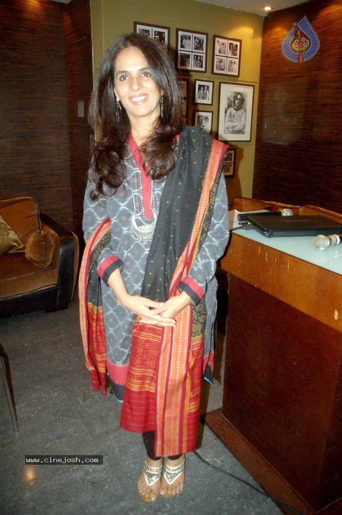 Katrina at Teal n Pink Awareness Event - 21 / 22 photos