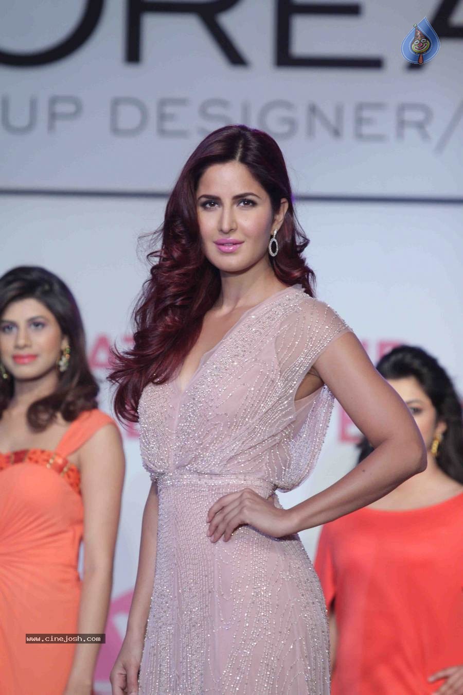 Unveil the L'Oreal Paris New Cannes Collection Launch - 20 / 35 photos