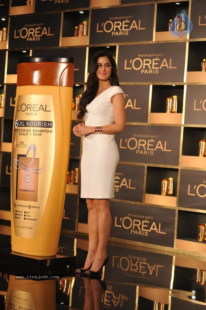 Katrina Kaif Launches Loreal Paris 6 Oil Nourish - 9 / 48 photos