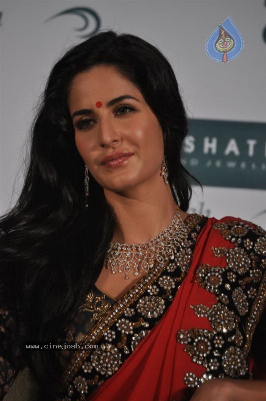 Katrina Kaif Launches Nakshatra Colletions - 35 / 43 photos