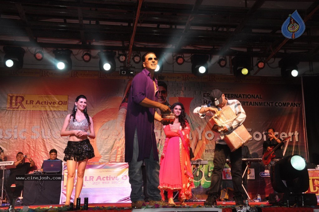 Khiladi 786 Promotional Event - 25 / 66 photos