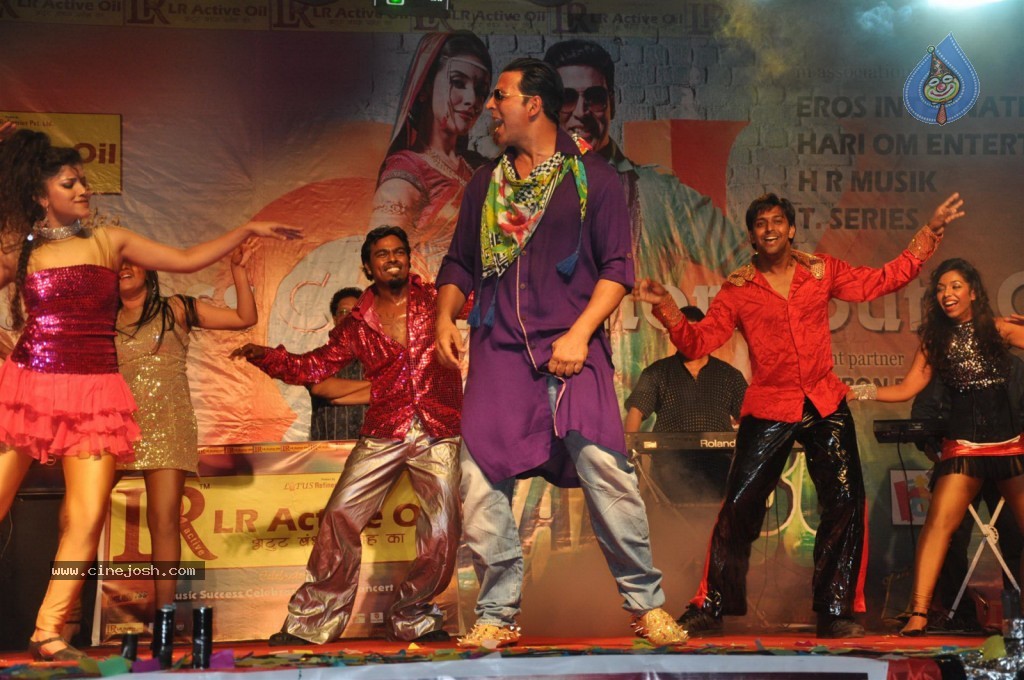 Khiladi 786 Promotional Event - 29 / 66 photos