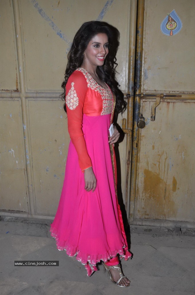 Khiladi 786 Promotional Event - 55 / 66 photos