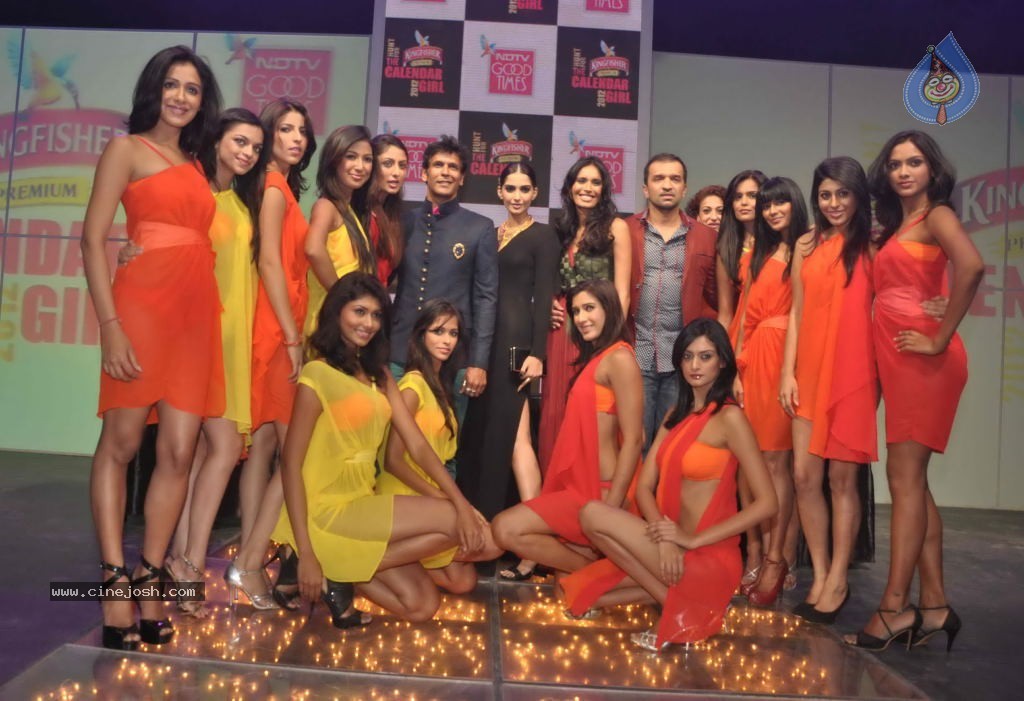 Kingfisher Calendar 2012 Female Model Hunt - 49 / 78 photos
