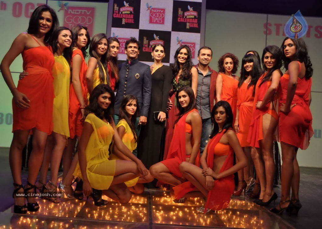 Kingfisher Calendar 2012 Female Model Hunt - 54 / 78 photos