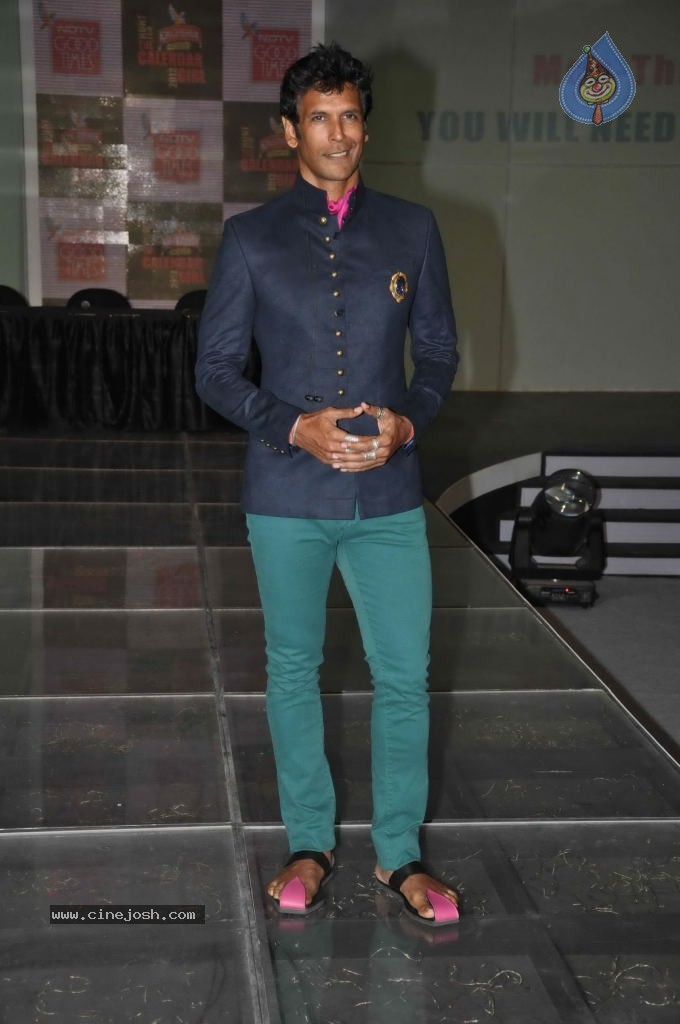 Kingfisher Calendar 2012 Female Model Hunt - 56 / 78 photos