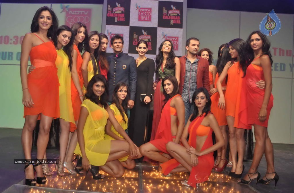 Kingfisher Calendar 2012 Female Model Hunt - 58 / 78 photos