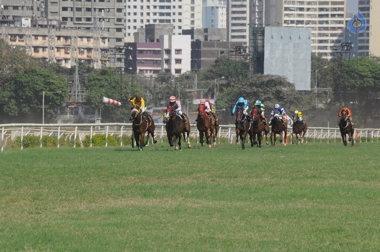 Kingfisher Ultra Derby 2016 Photos - 41 / 42 photos