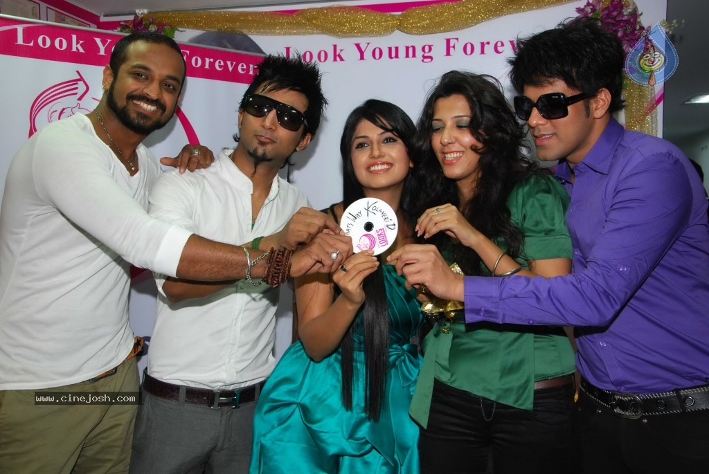 Kolaveri di Song n 5 Beauty Product Launch - 18 / 29 photos