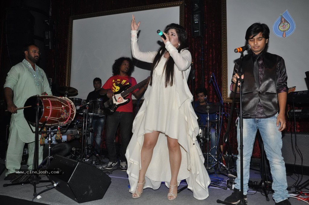 Komal Rizvi Album Launch Event - 24 / 34 photos