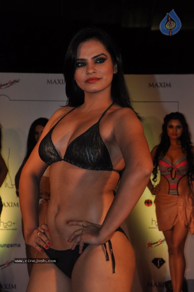 KS Miss Maxim 2012 Grand Finale - 41 / 96 photos