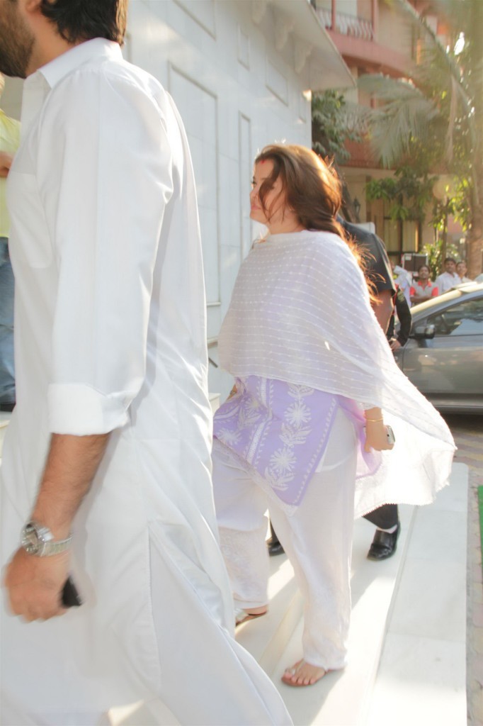 Kunal Kapoor Mother Prayer Meet - 15 / 34 photos