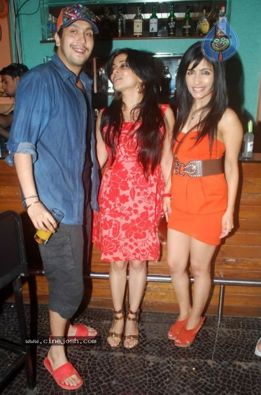 Kushal Punjabi Birthday Bash - 17 / 47 photos