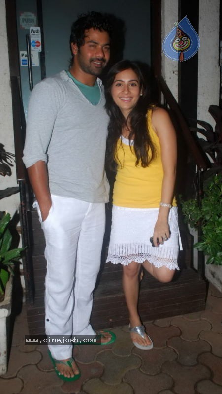 Kushal Punjabi Birthday Bash - 20 / 47 photos