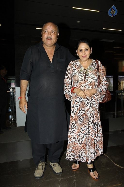 Lakhon Hain Yahan Dilwale Premiere Photos - 5 / 25 photos