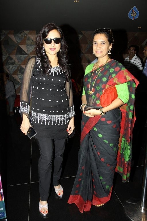 Lakhon Hain Yahan Dilwale Premiere Photos - 22 / 25 photos