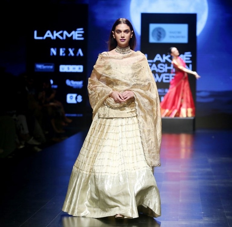 Lakme Fashion Week 2019 - 28 / 32 photos