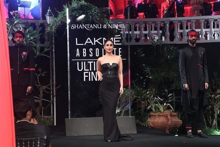 Lakme Fashion Week 2019 - 29 / 32 photos