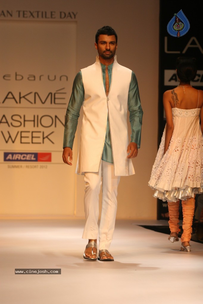 Lakme Fashion Week Day 3 All Shows - 87 / 149 photos