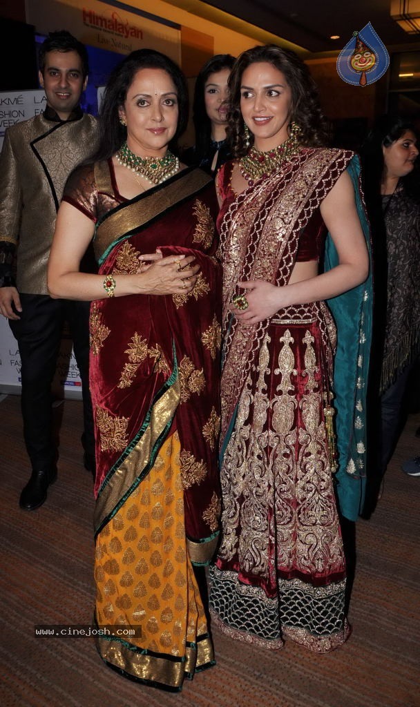 Lakme Fashion Week Day 3 Guests - 100 / 100 photos