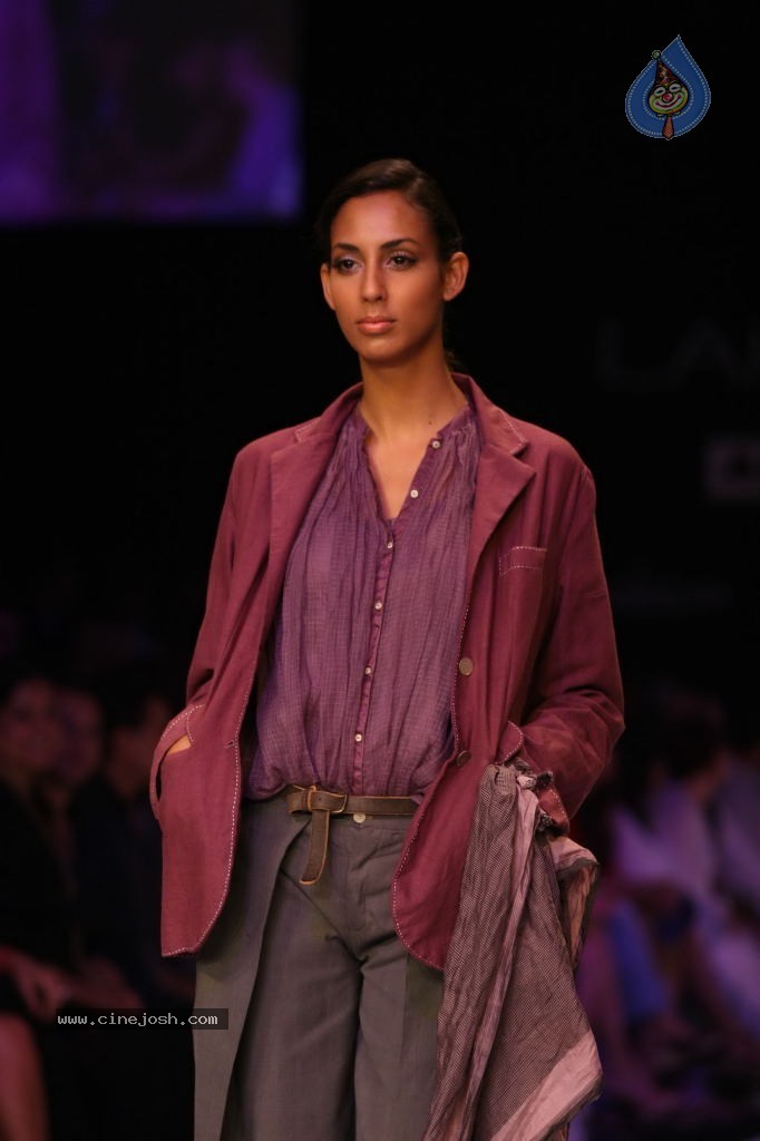 Lakme Fashion Week Day 5 All Shows - 28 / 34 photos
