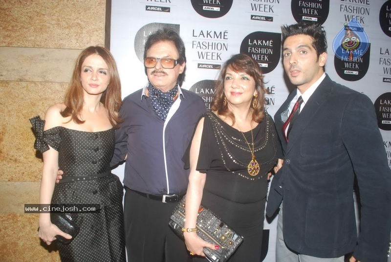 Lakme Fashion Week Day 5 Guests - 11 / 114 photos